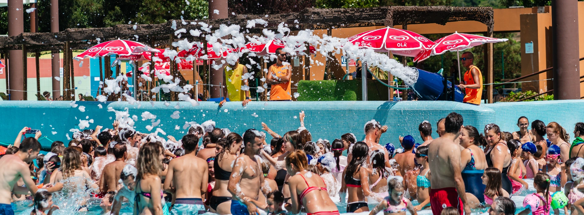 Festa da Espuma na Piscina de Ondas do Parque Aquático de Amarante