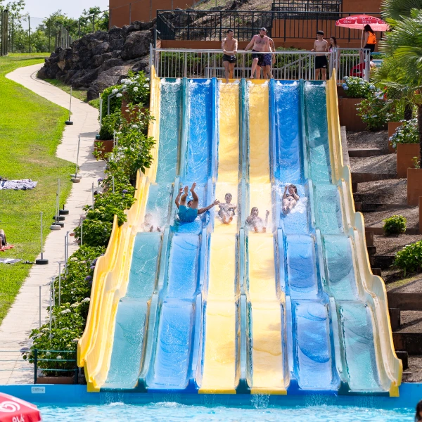 Pistas múltiplas no Parque Aquático de Amarante